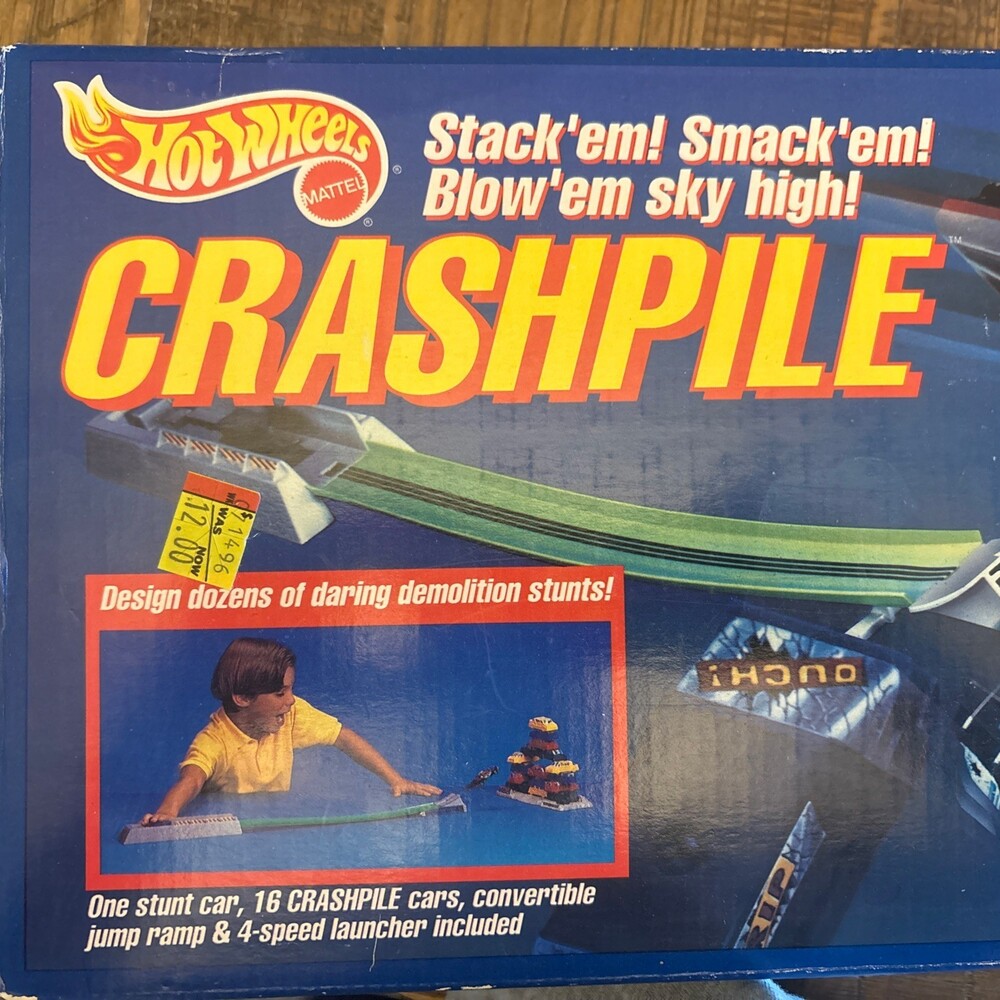 Vintage 1992 Hot Wheels CRASHPILE Stunt Set With Box Minus Stunt Car